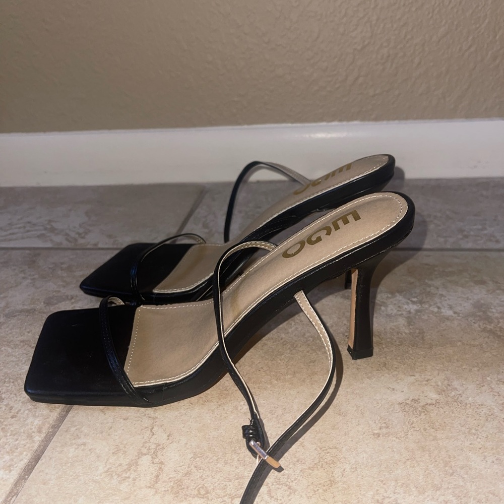 SAVANNAH BARELY THERE SQUARE TOE HEEL IN BLACK FAUX LEATHER